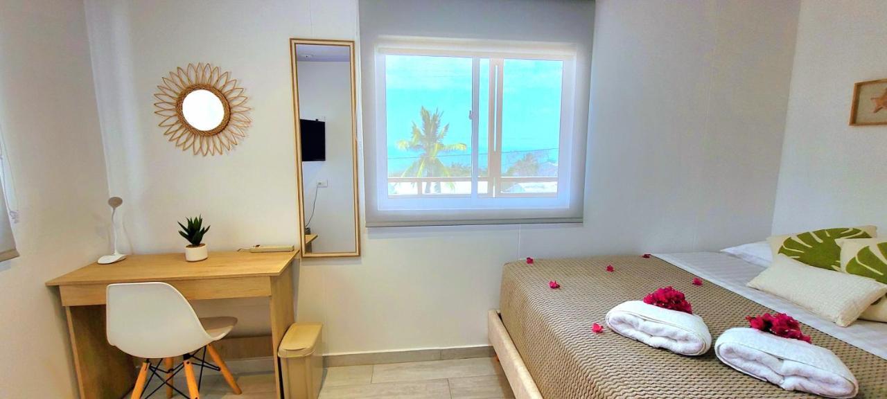 Bed and Breakfast Colorful Garden House Providencia  Exterior foto
