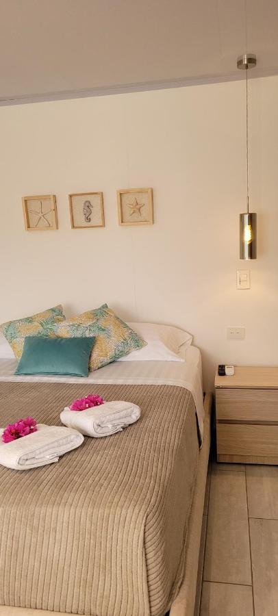 Bed and Breakfast Colorful Garden House Providencia  Exterior foto