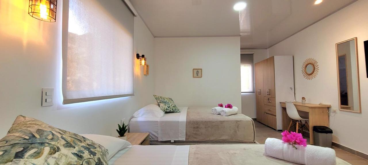Bed and Breakfast Colorful Garden House Providencia  Exterior foto
