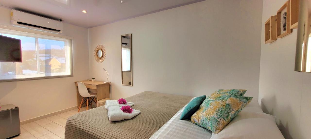 Bed and Breakfast Colorful Garden House Providencia  Exterior foto