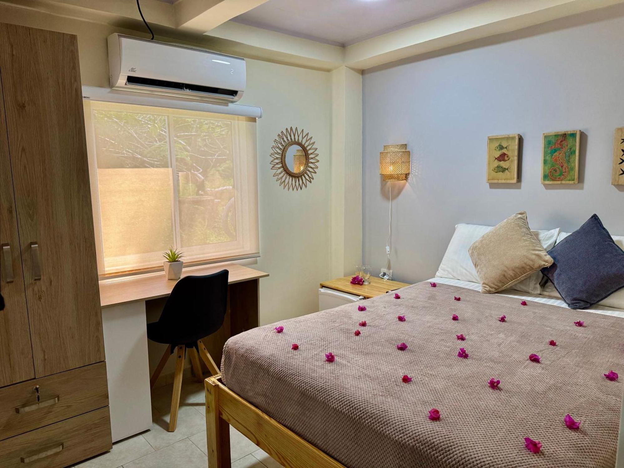Bed and Breakfast Colorful Garden House Providencia  Exterior foto